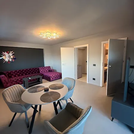 Seashells Apartment *